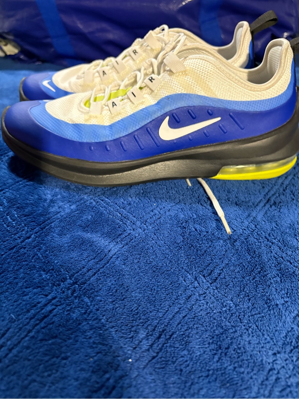 Nike unisex Air Max Axis sneakers
